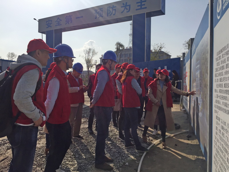 缅怀先烈 传承红色