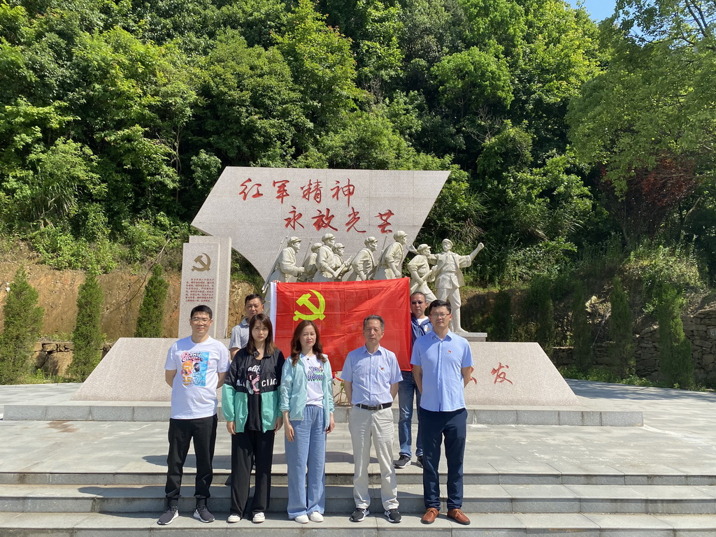 虞爱华出席龙河口引水工程通水