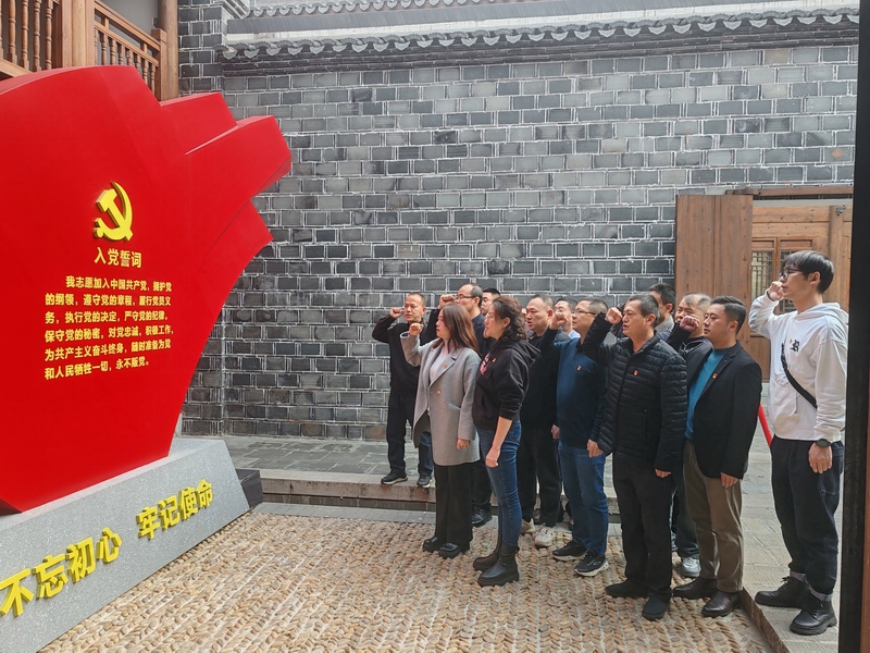 安全筑牢 防护线