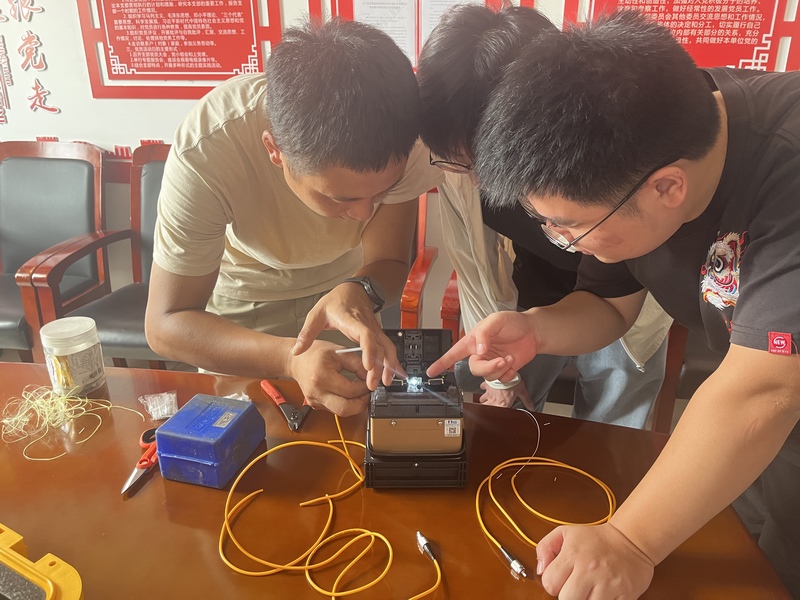 暑热难耐 各地保水护民生